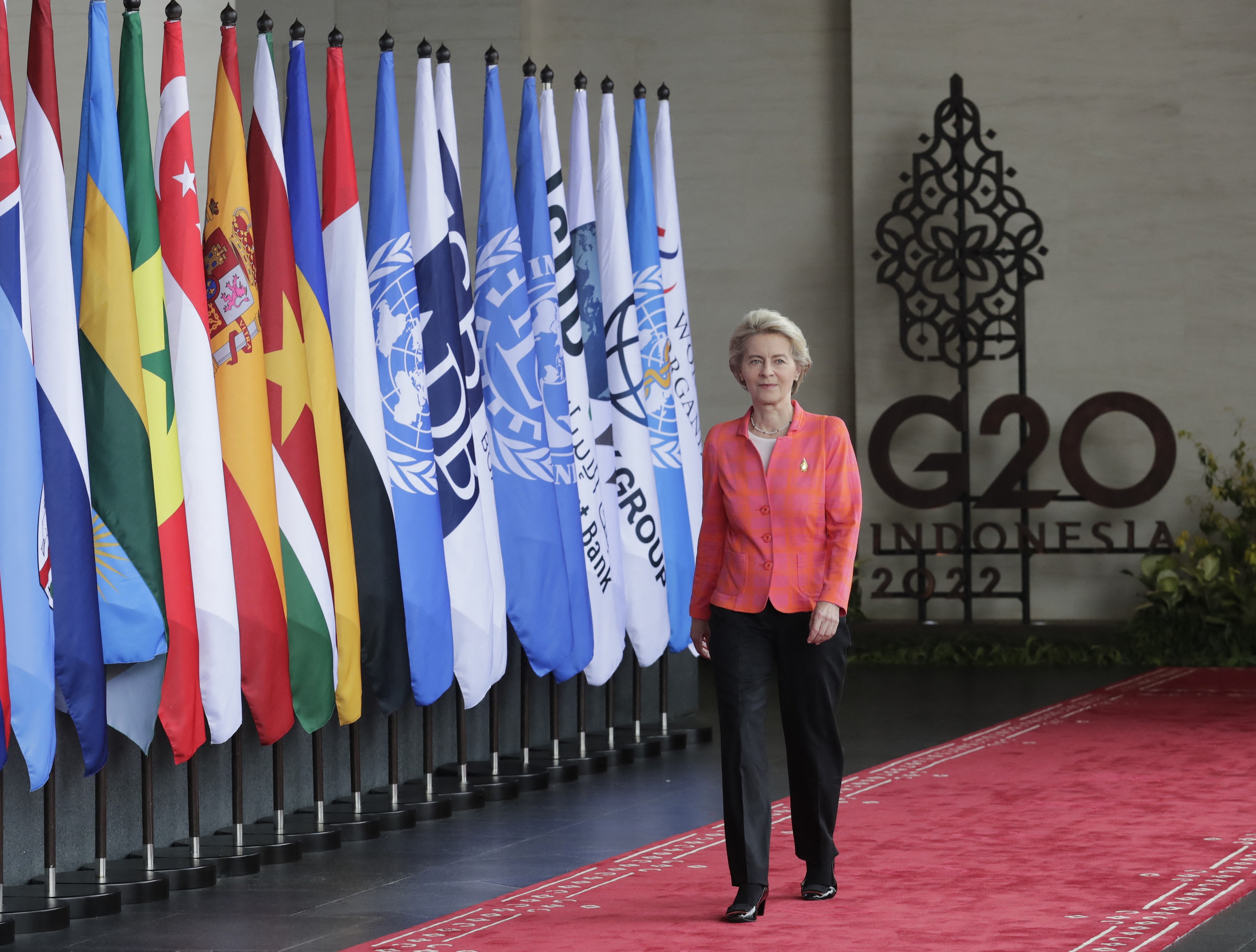 Von Der Leyen: Rusia folosește gazul ca armă şi cauzează explozia preţurilor