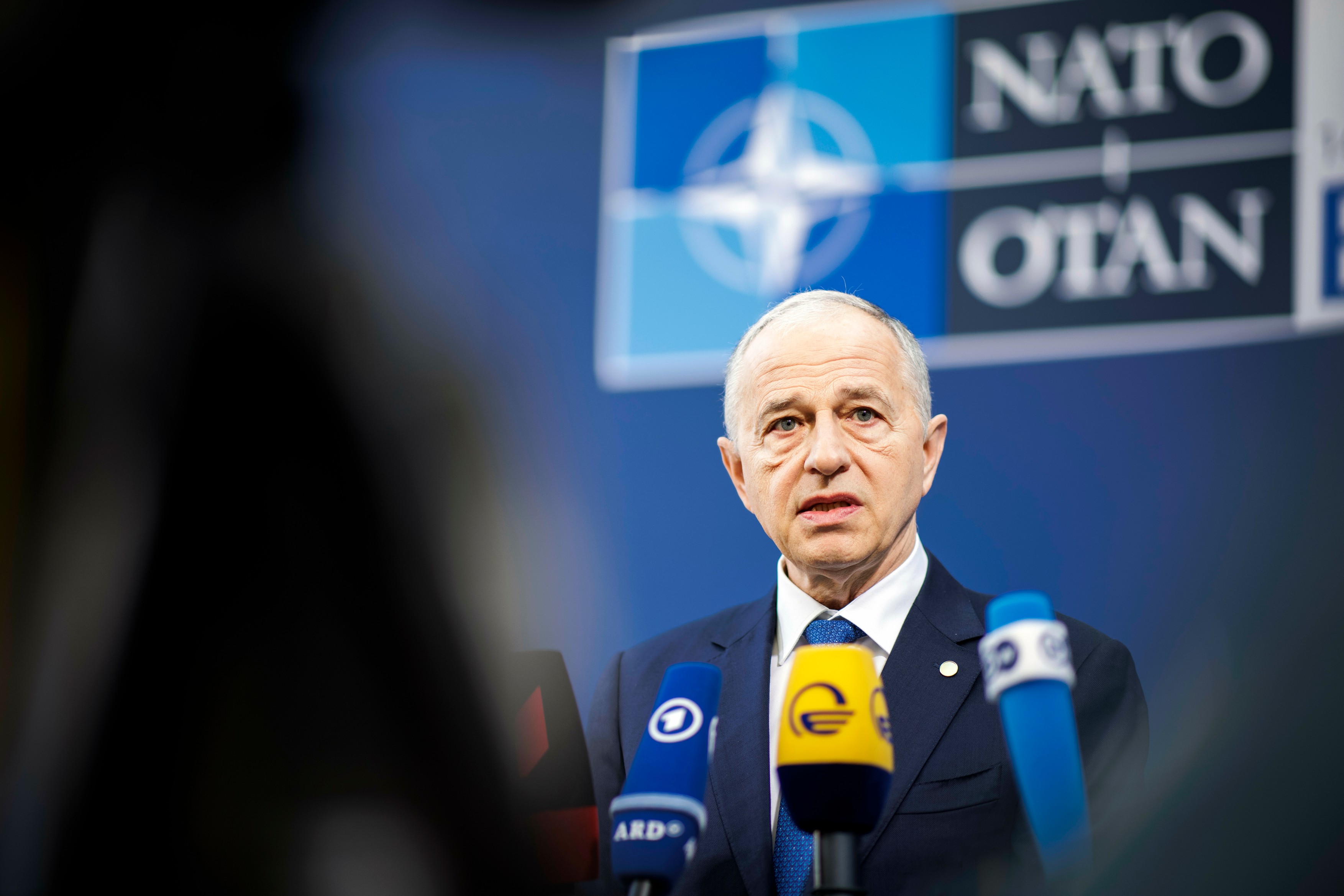 Mircea Geoană: Urmărim cu atenție situația din Israel. NATO e aici mai unit, mai determinat și mai capabil decât oricând