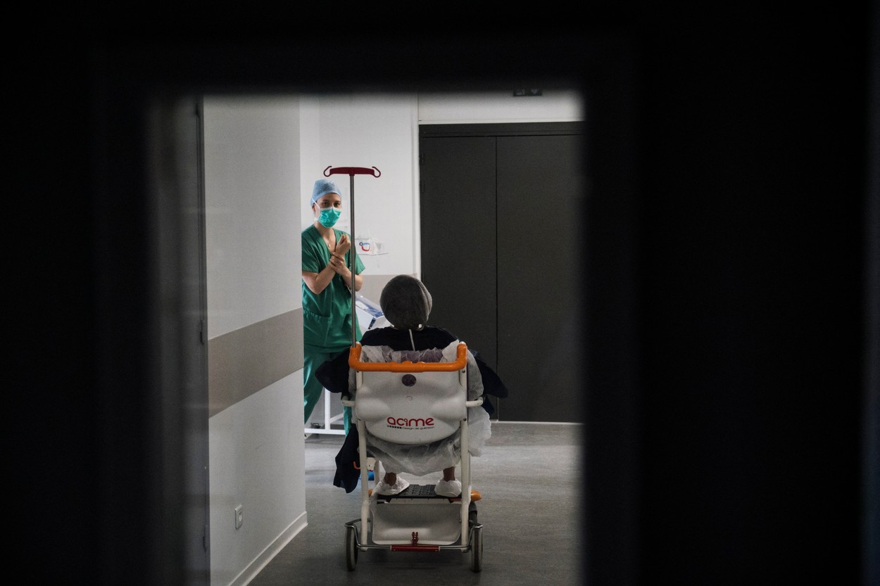 Peste 250 de organizaţii ale societăţii civile cer decontarea avortului la cerere