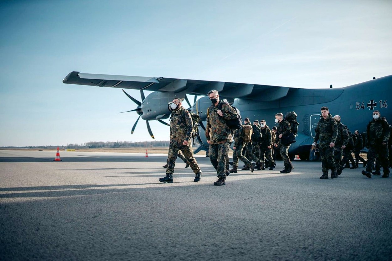 În fața amenințării Rusiei, Lituania îşi majorează bugetul apărării la 3% din PIB şi investeşte mai mult în infrastructura militară