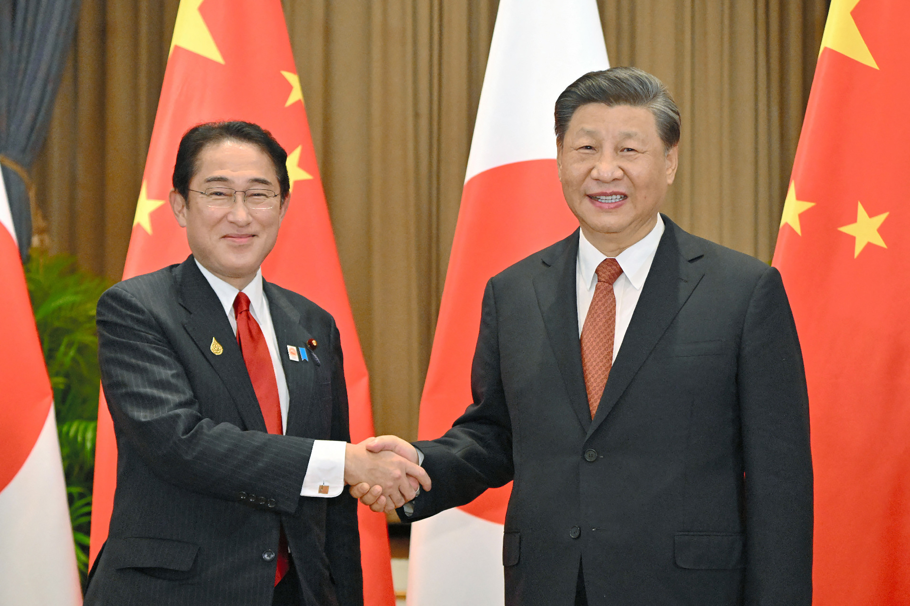 Premierul japonez i-a comunicat preşedintelui chinez „îngrijorarea sa serioasă” legată de securitatea în regiune