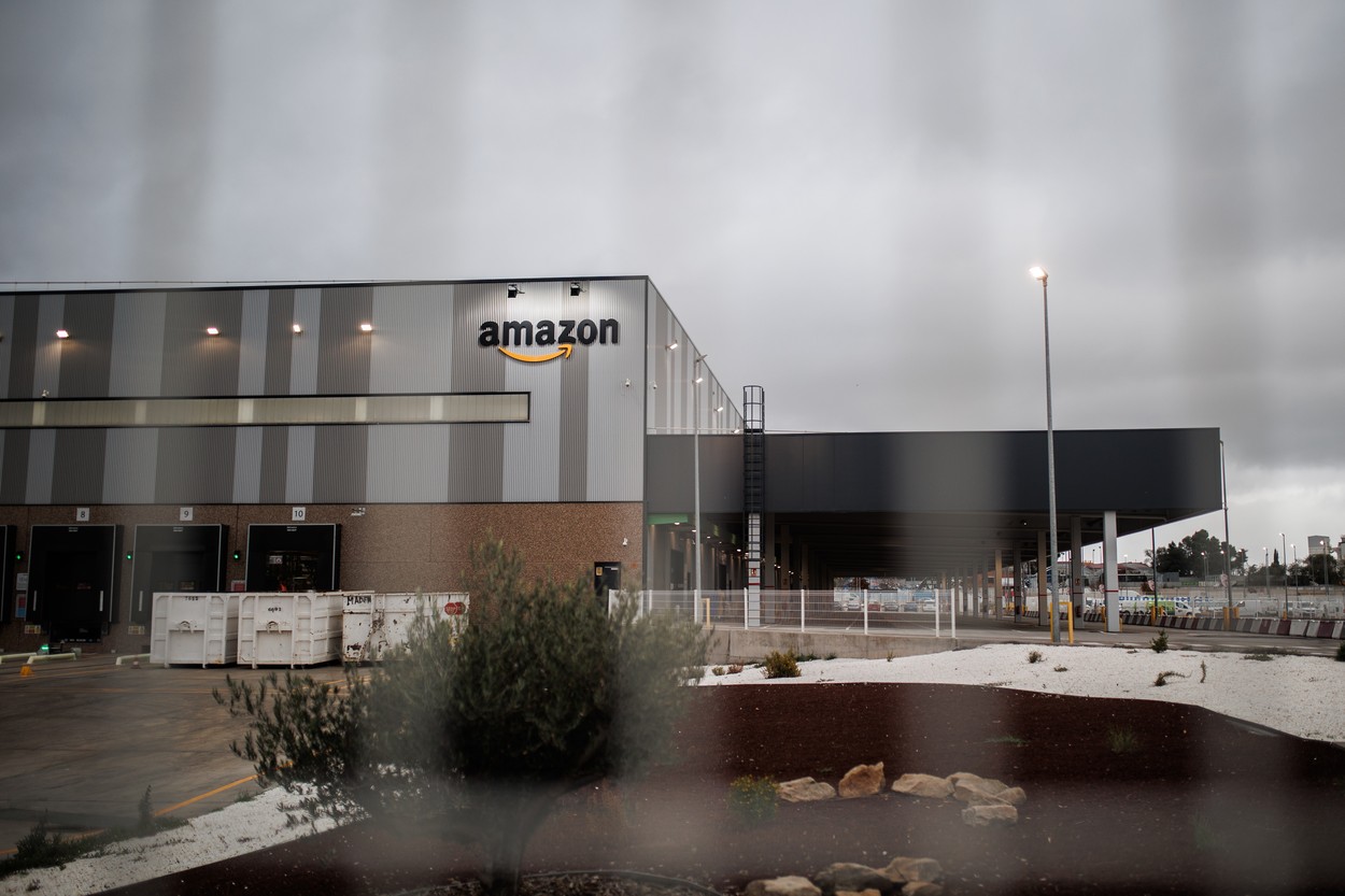 Criza economică ajunge și la Amazon. 10.000 de angajați vor fi concediați în următoarea săptămână