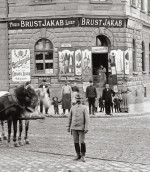 Sale of lottery tickets in Budapest