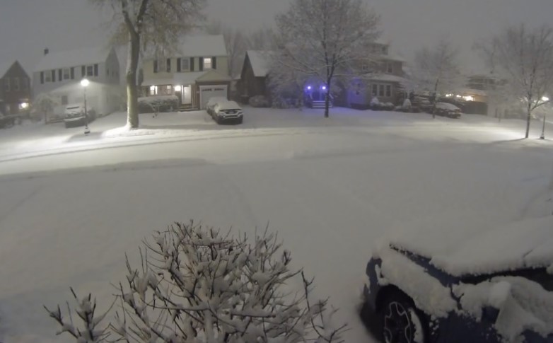 VIDEO Fenomen meteorologic rar: furtună de zăpadă cu tunete şi fulgere, în statul New York