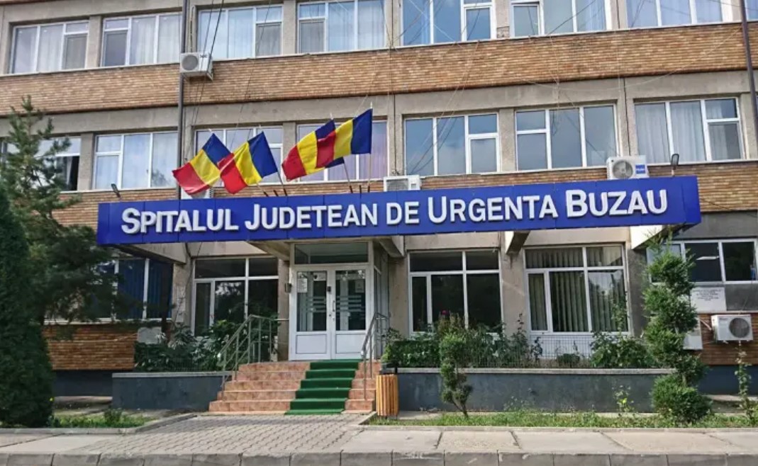 Un bărbat s-a aruncat de la etajul 4 al Spitalului Judeţean Buzău. El fusese internat după ce a încercat să se sinucidă cu medicamente