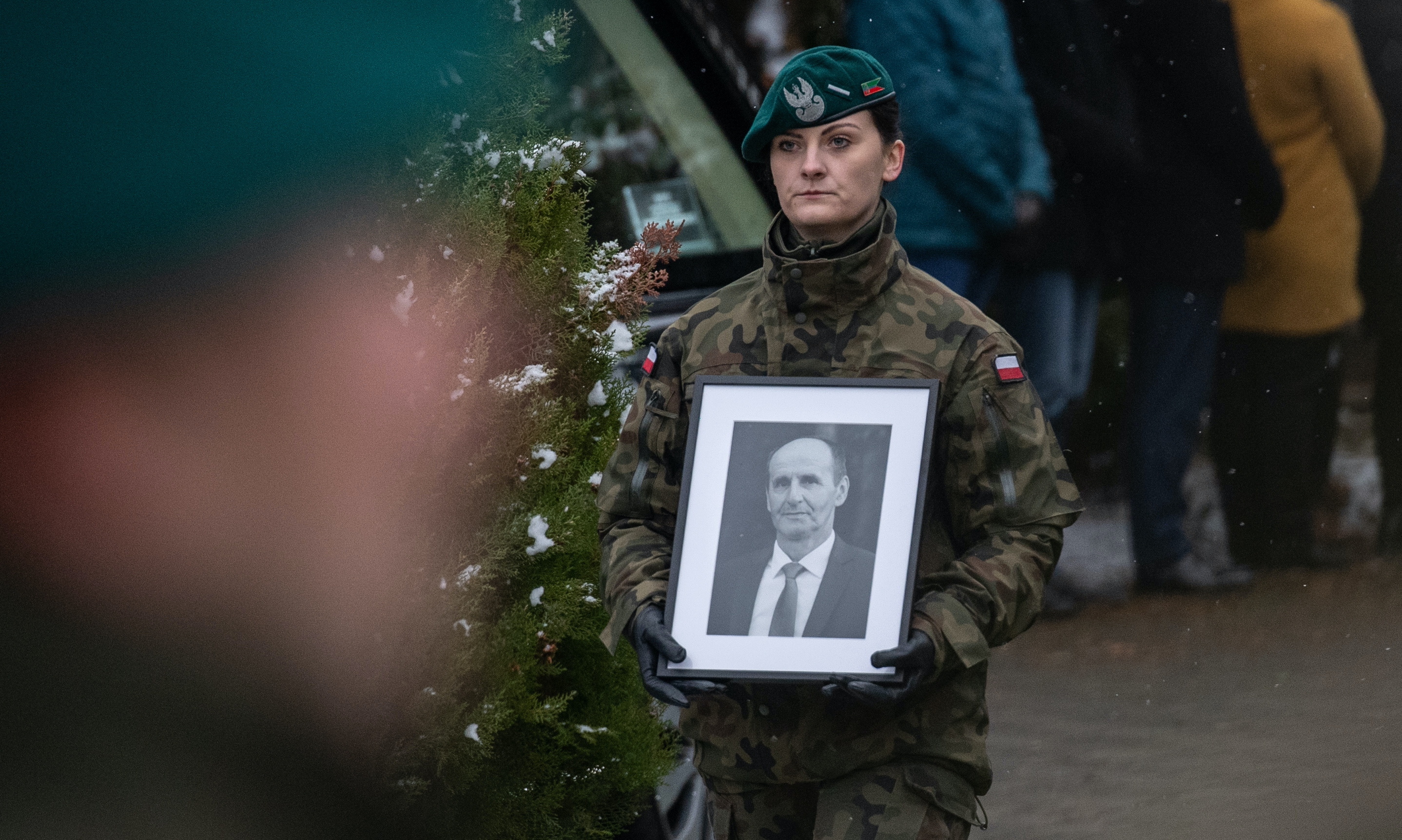 Una din victimele rachetei căzute în Polonia, înmormântată azi, cu onoruri militare. Boguslaw adăpostise refugiați ucraineni