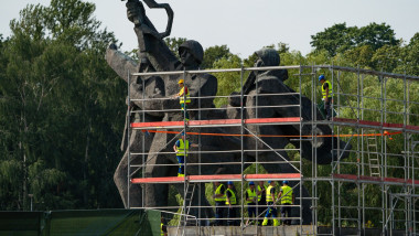 monument sovietic demolat la riga