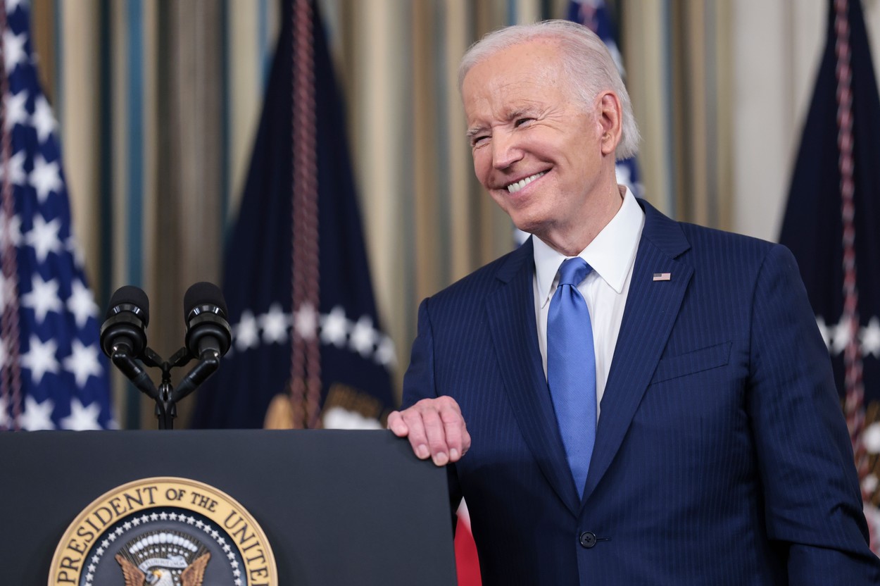 Democrații se apropie de victorie și de o nouă majoritate în Senatul american. Democratul Mark Kelly a câștigat cursa din Arizona