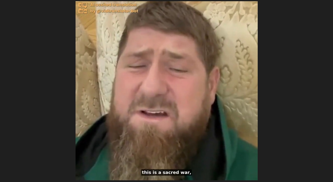 Kadîrov, tolănit într-o canapea, spune că visează ca el și copiii lui să moară în „războiul sfânt” din Ucraina