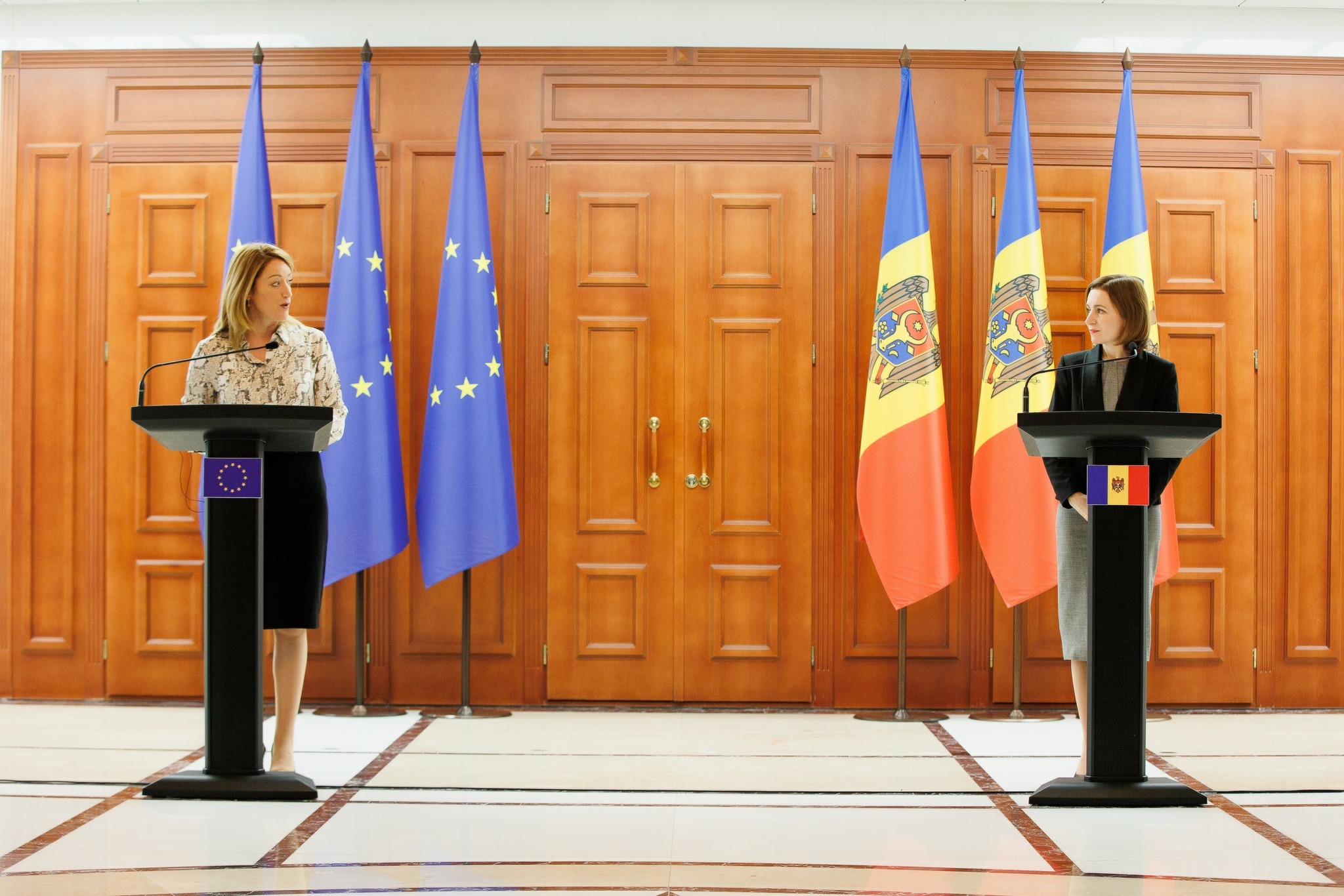 Preşedinta Parlamentului European, Roberta Metsola, merge în Republica Moldova la începutul lunii noiembrie. Ce va discuta la Chișinău