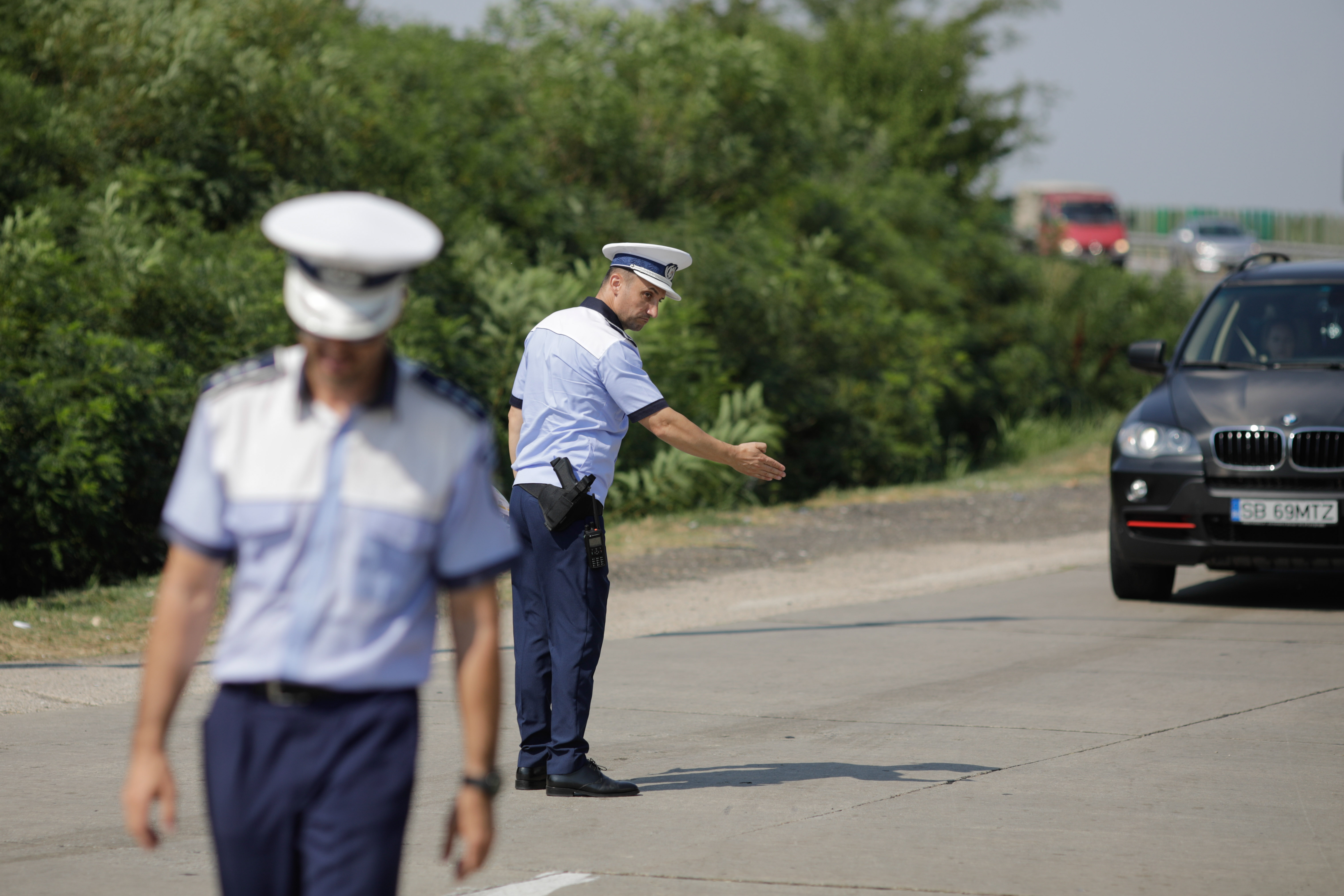 Două surori de 10 şi 12 ani au fost răpite şi violate de un prieten de familie. Bărbatul figura în registrul agresorilor sexuali