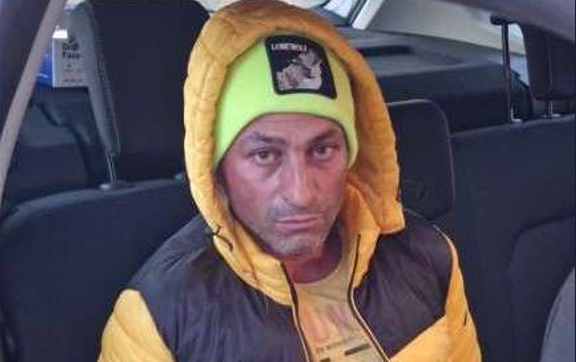 Părinții celor două minore violate îl știau pe agresor de puțin timp. Acesta pava trotuare