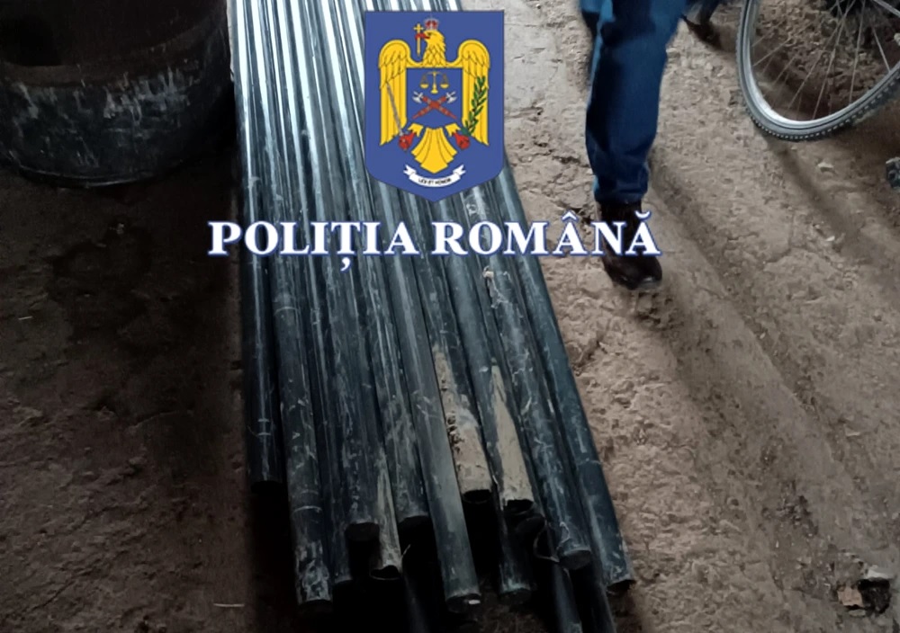 Un bărbat din Mehedinți a doborât 39 de indicatoare rutiere aflate pe marginea drumului și le-a furat țevile