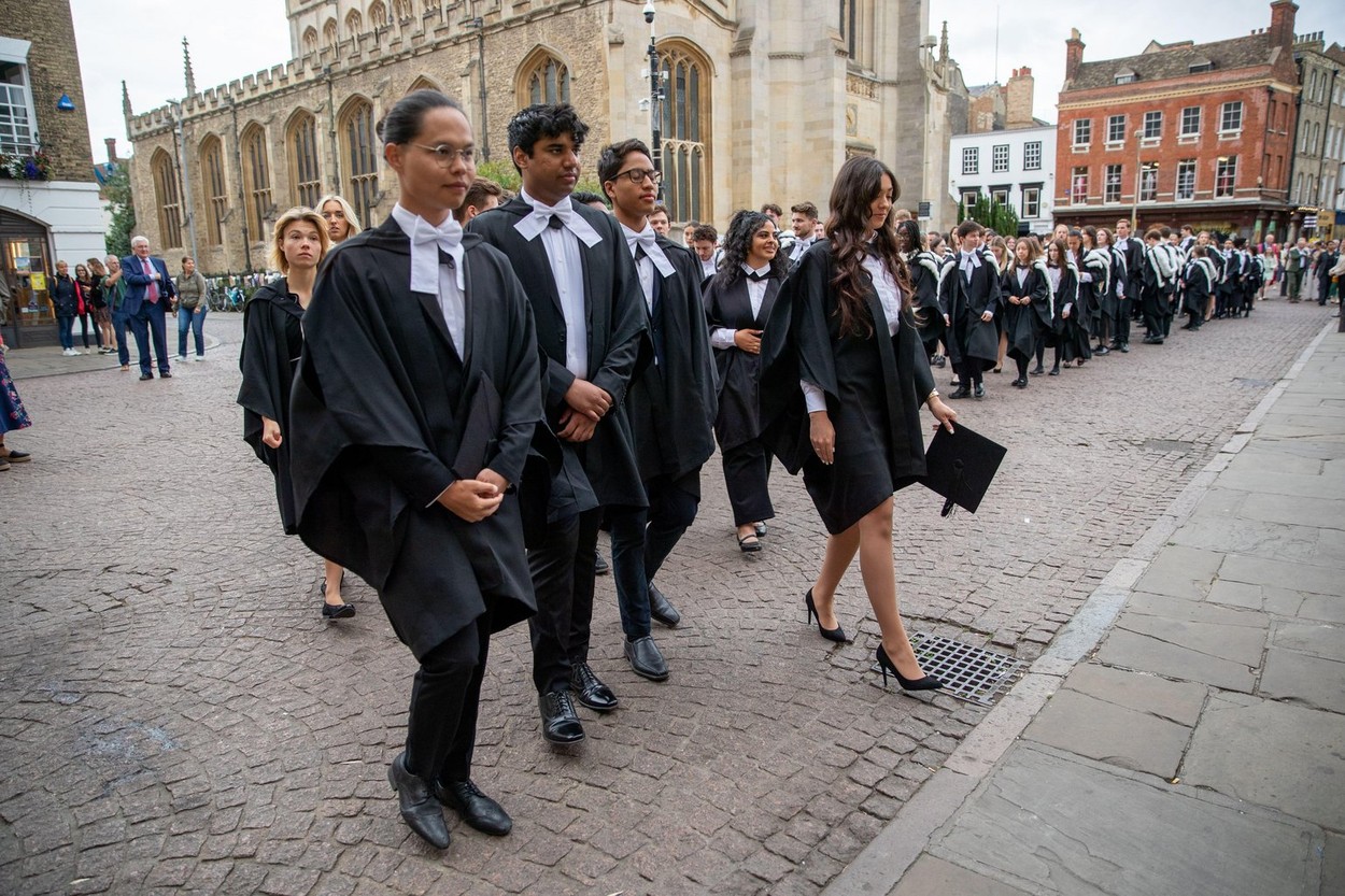 Marea Britanie ar putea refuza studenții străini care nu sunt admiși la o "universitate de top". În culisele discuțiilor anti-migrație
