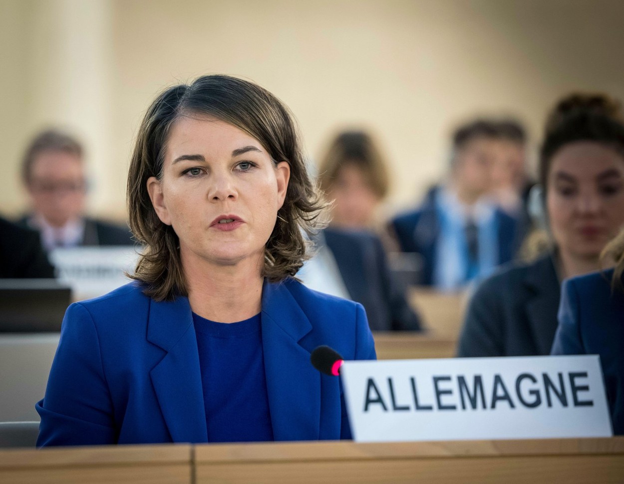 Un rus din Elveția a fost amendat după ce i-a scris șefei diplomației germane: "Cineva ar trebui să te taie bucăţi"