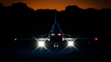Eurofighter Typhoon, noaptea, pe pistă