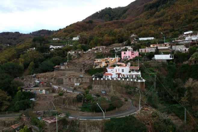 Emergenza sull'isola di Ischia, proseguono le ricerche dei dispersi dopo la frana di Casamicciola