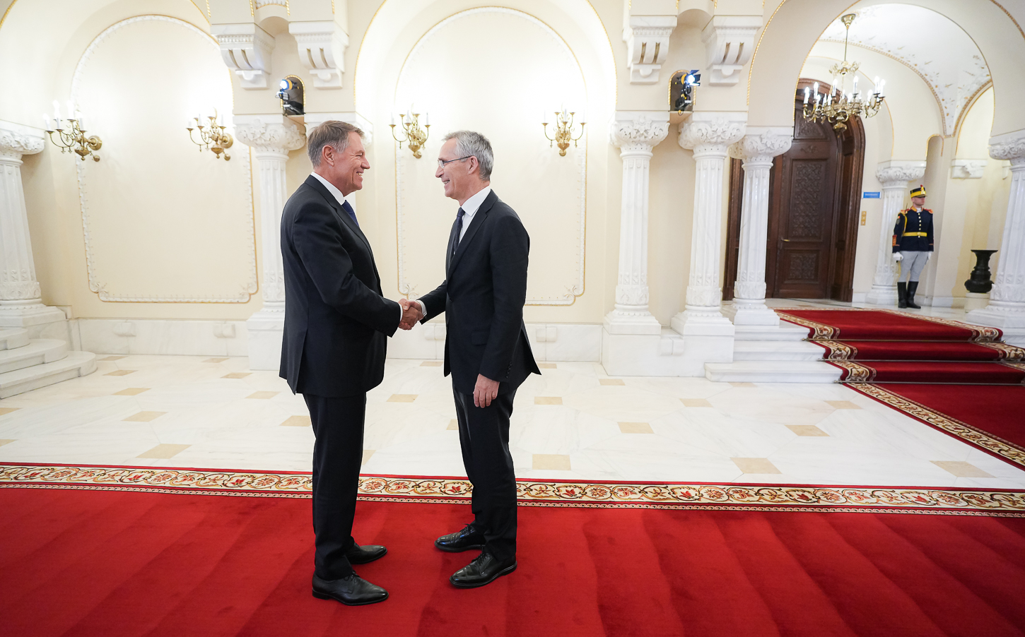 Jens Stoltenberg a fost primit de Klaus Iohannis la Palatul Cotroceni: „Avem nevoie mai mult ca oricând de un NATO puternic și solidar”