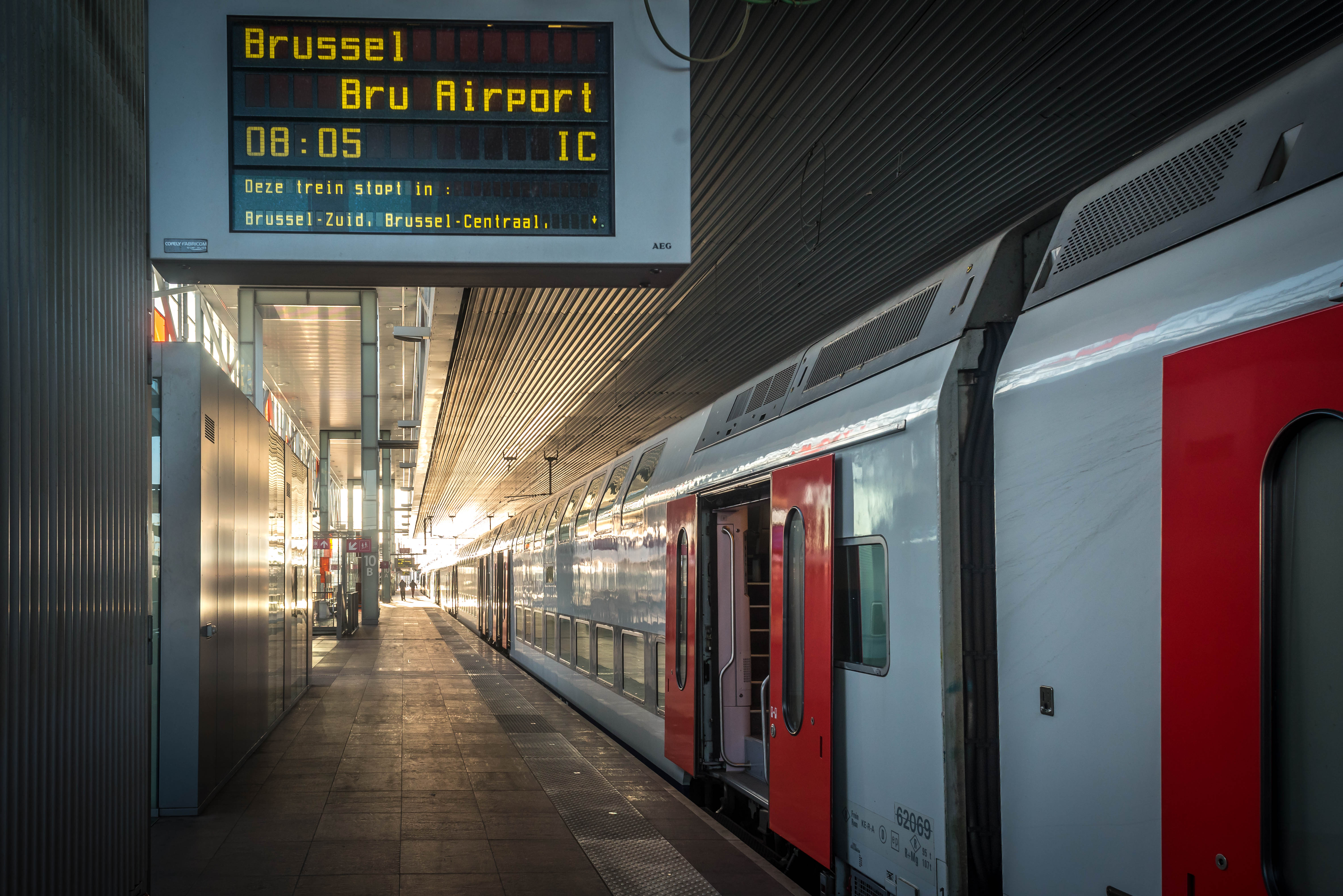 Avertizare de călătorie pentru Belgia. Este grevă în transportul feroviar