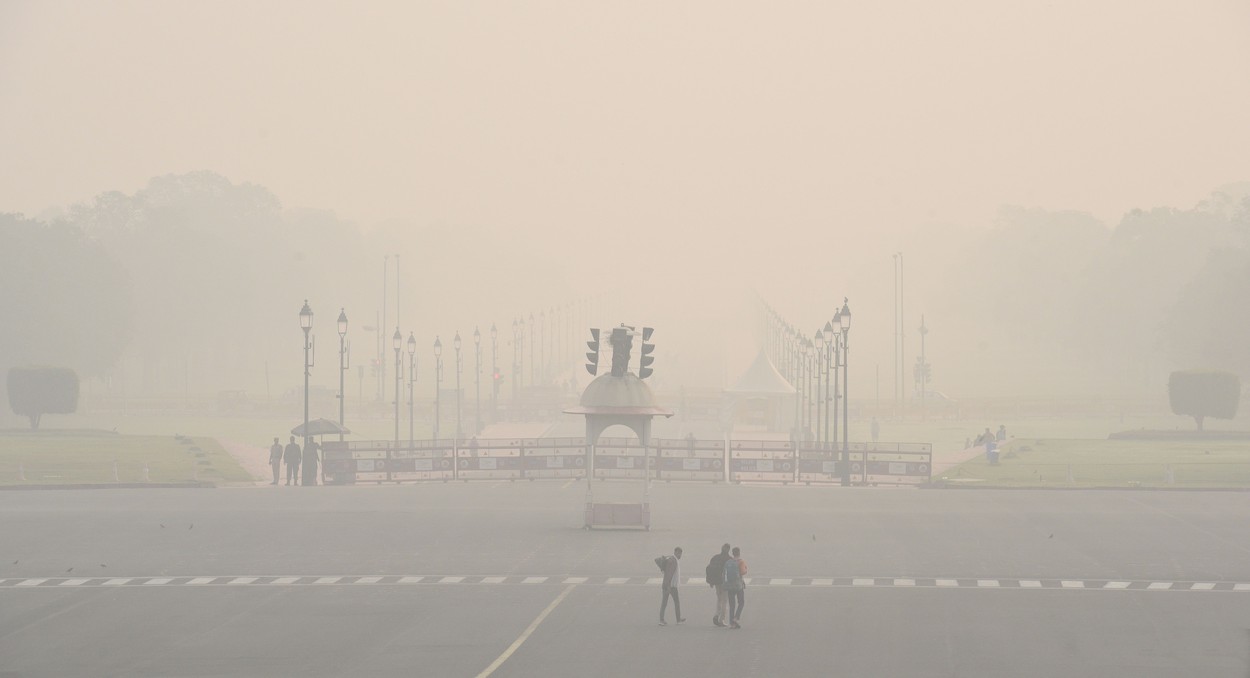 Poluare severă în India, după ce Capitala a fost învăluită într-un smog gros