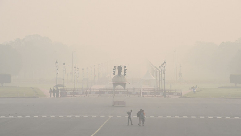 Capitala Indiei cuprinsă de un smog gros
