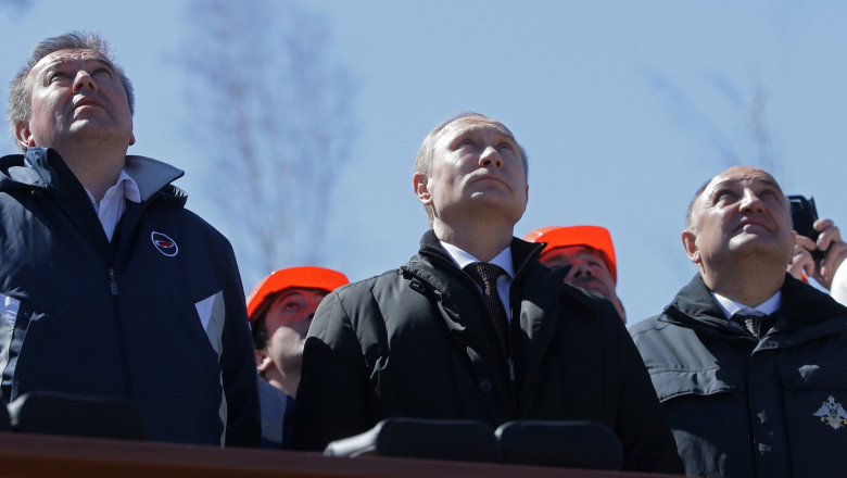 Vladimir Putin privește lansarea unei rachete Soyuz