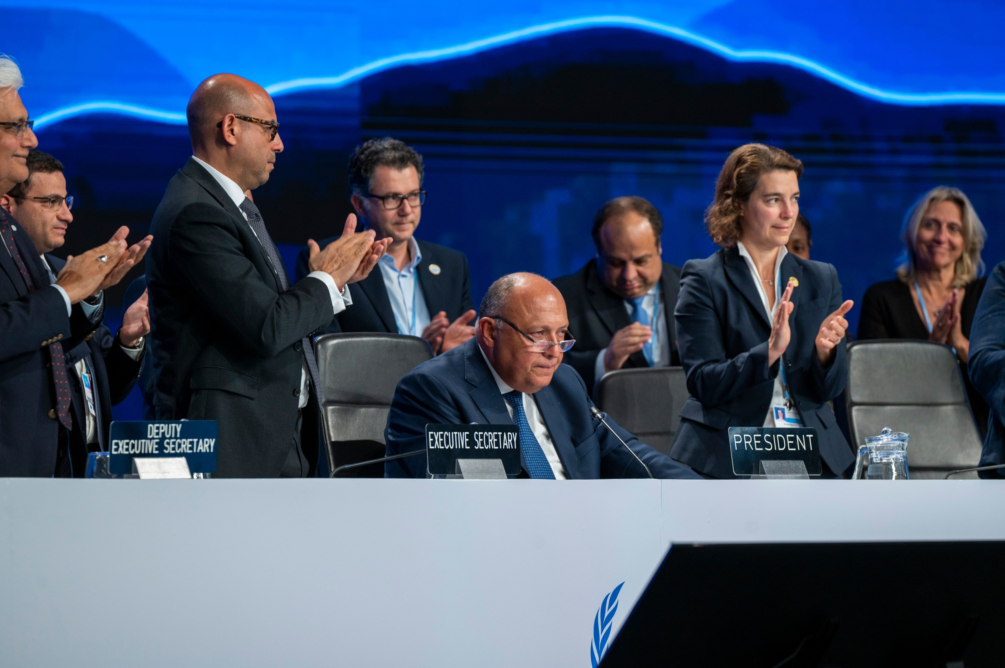 Summitul climatic COP27 s-a încheiat cu un „acord istoric” pentru țările sărace. Deciziile controversate, lăsate pentru anul viitor