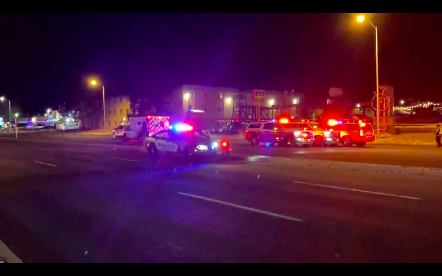 Atac armat într-un club de gay din SUA. Cel puțin 5 morți și 18 răniți