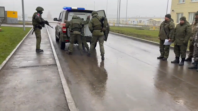 Ce pățesc rușii mobilizați care refuză să lupte în Ucraina. Moscova publică un videoclip cu doi soldați, "ca să fie exemplu și altora"