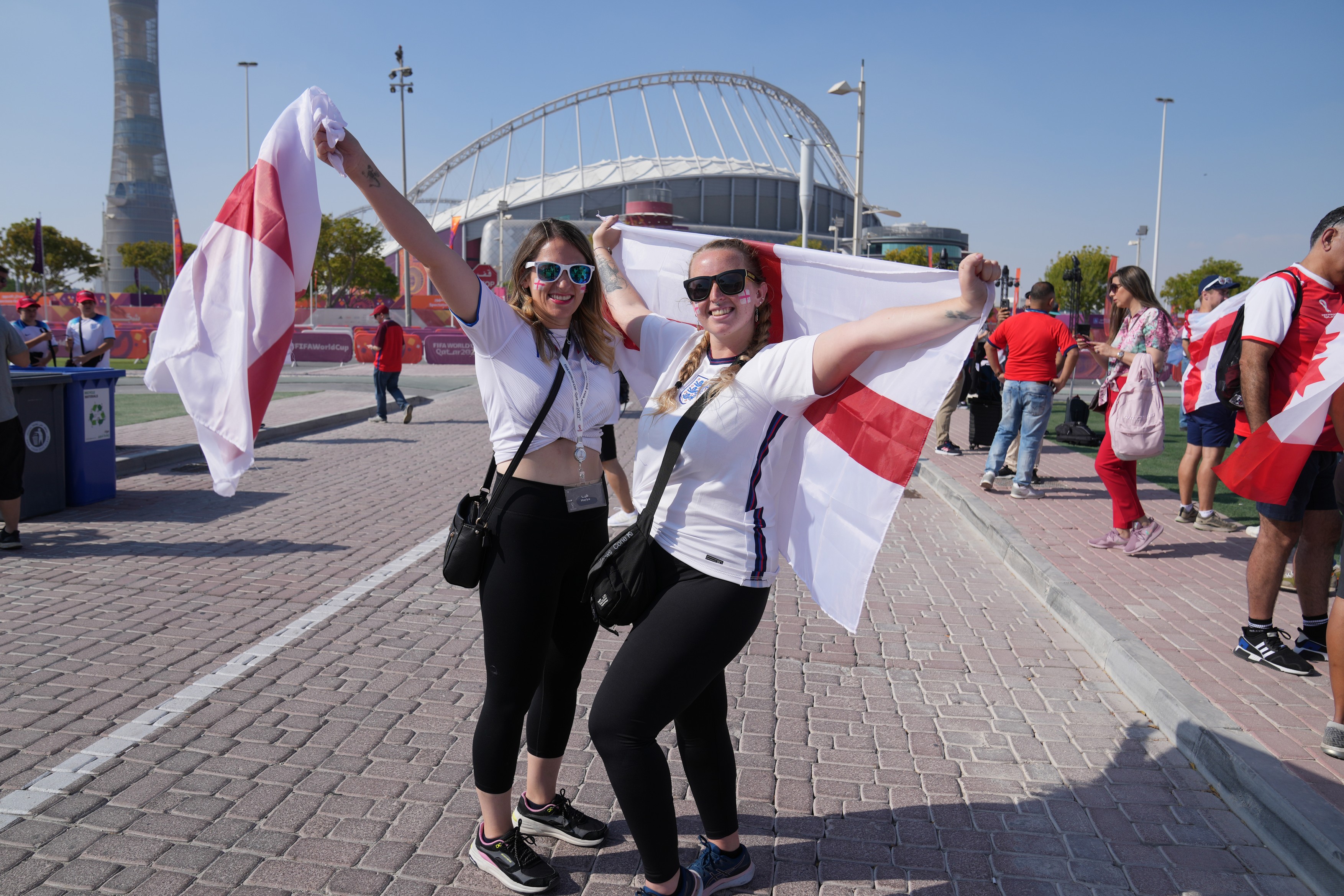 The Guardian: Dornici să primească oaspeți, dar furioși pe criticile occidentalilor. Ce spun qatarezii de rând despre Cupa Mondială