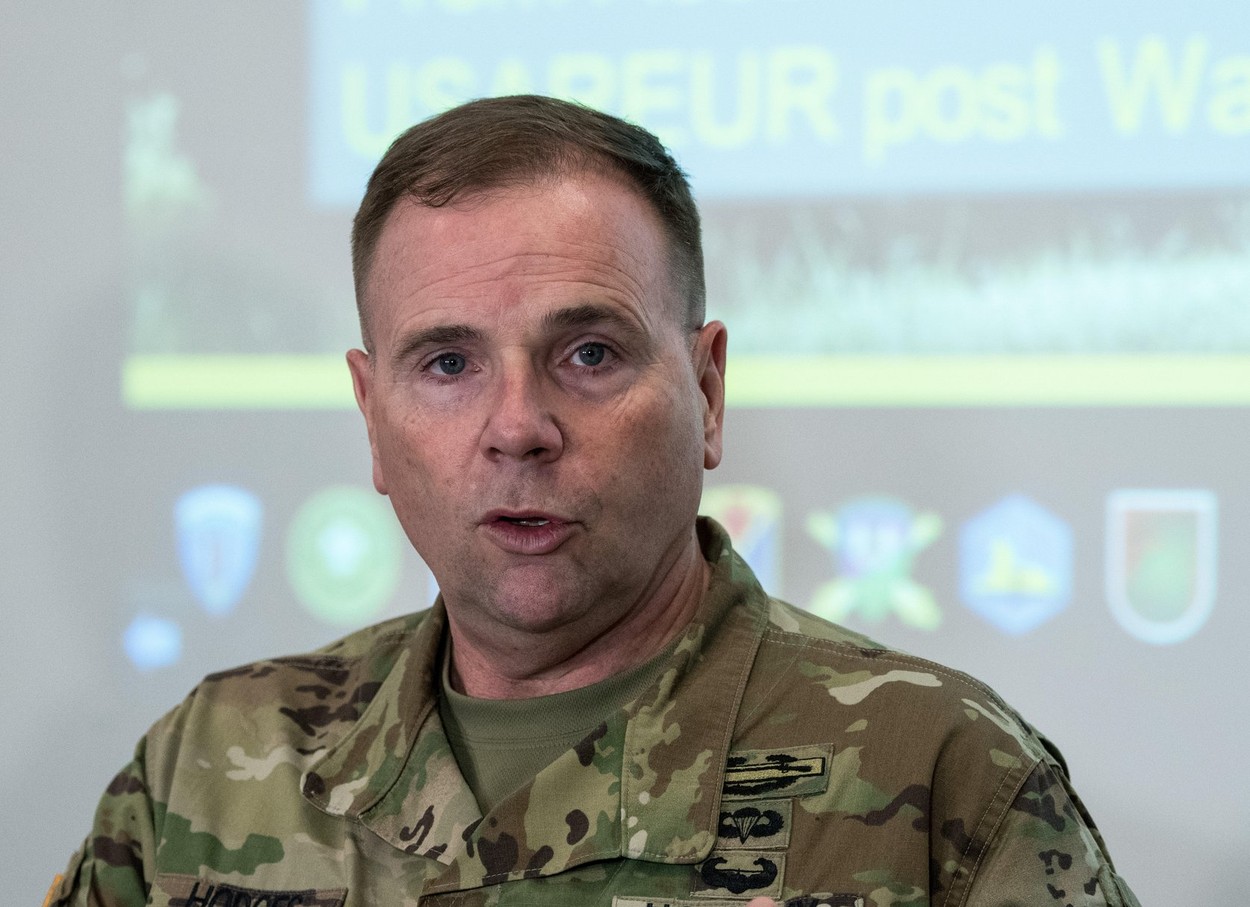 Ben Hodges: Un atac cibernetic asupra porturilor Bremerhaven şi Hamburg ar împiedica semnificativ eforturile NATO de a trimite întăriri