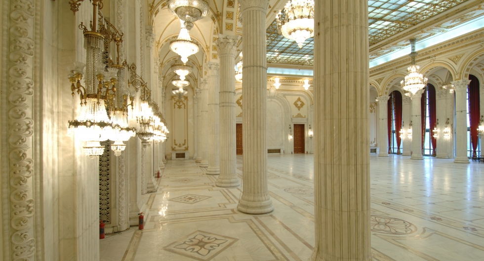 Câți bani a câștigat statul anul acesta din închirierea spațiilor în Palatul Parlamentului