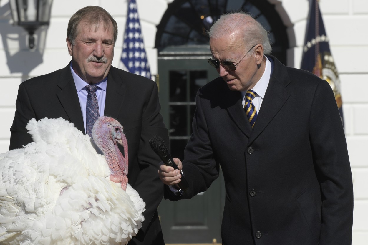 Biden a graţiat doi curcani de Ziua Recunoştinţei. Chocolate şi Chip au scăpat de sacrificare
