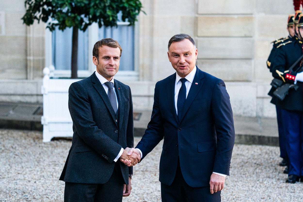 Un farsor rus s-a dat drept Macron și a vorbit cu Duda după exploziile din Polonia: „Emmanuel, crede-mă, sunt foarte atent”