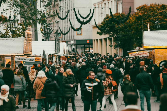 Start in die Weihnachtsmarkt-Saison Impressionen vom Weihnachtsmarkt und den Fußgängerzonen in Düsseldorf am 20.11.2022