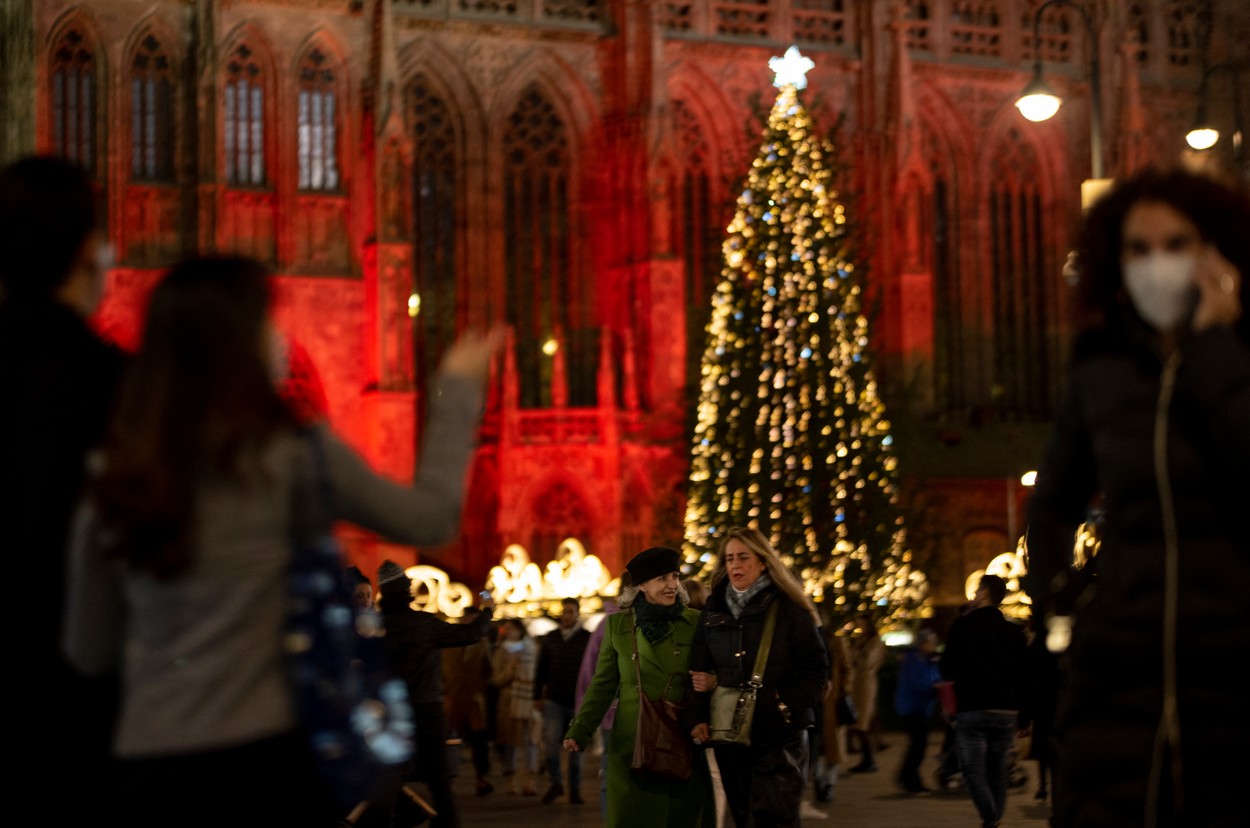 Criza energetică ia din strălucirea târgurilor de Crăciun din Europa. Cum sunt luminate în acest an Paris, Londra sau Viena