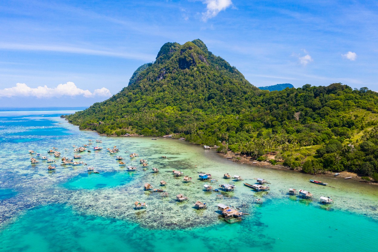 Indonezia scoate la licitație peste 100 de insule nelocuite. Zona urmează să fie dezvoltată pentru turism