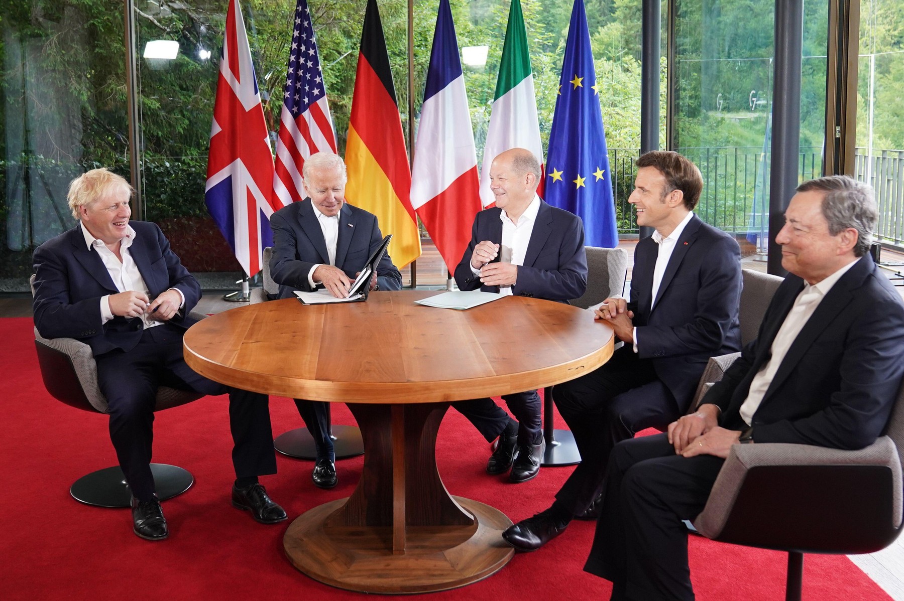 Dezvăluirile lui Boris Johnson despre cum au reacționat liderii Europei la invazia lui Putin: Scholz a vrut ca Ucraina să capituleze
