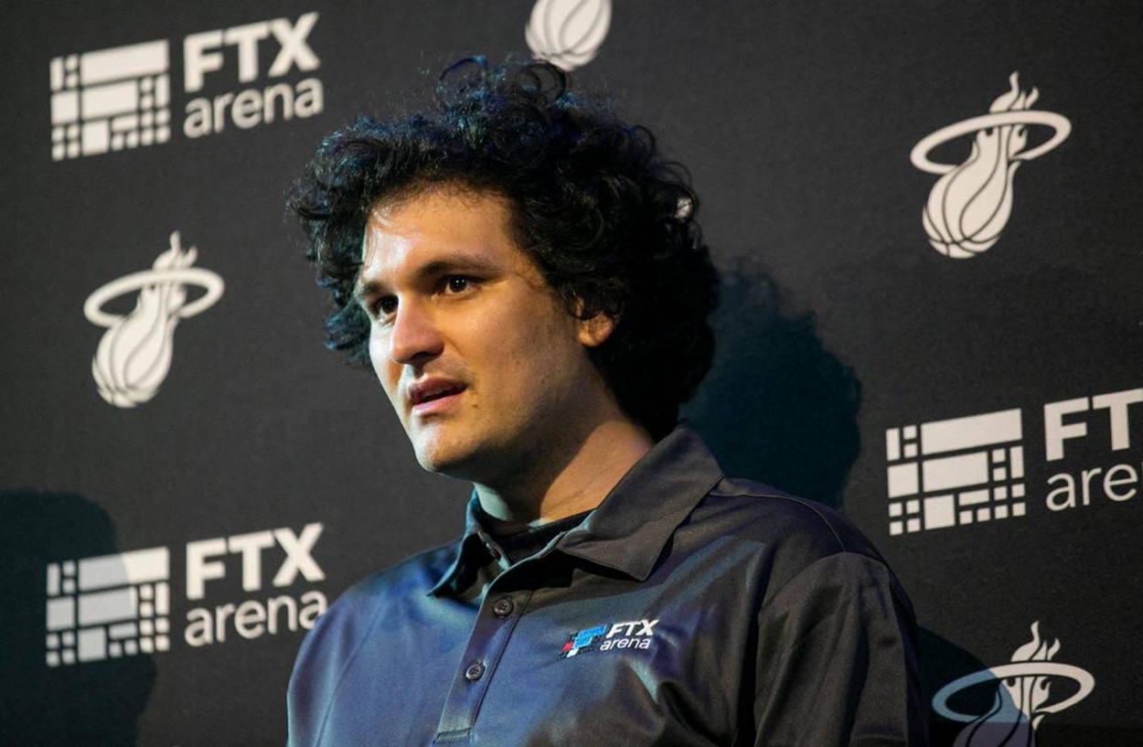Șeful FTX a pierdut 99,99% din avere. Câți bani mai are în cont