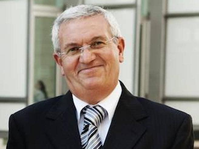 Un pacient și-a omorât cardiologul în cabinet, pentru că nu voia să-i elibereze un certificat care să-l declare apt pentru condus