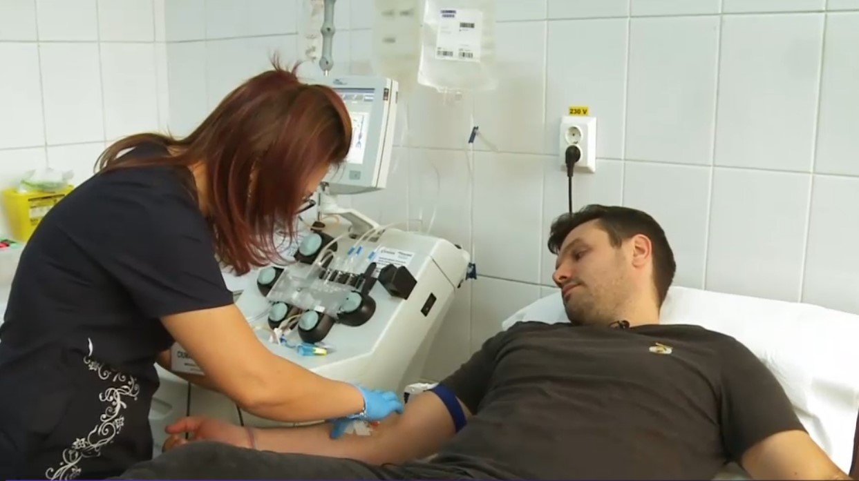 Povestea donatorului de sânge care a salvat 240 de bolnavi: „Am fost impresionat când un doctor a fost pus să aleagă pe cine salvează”