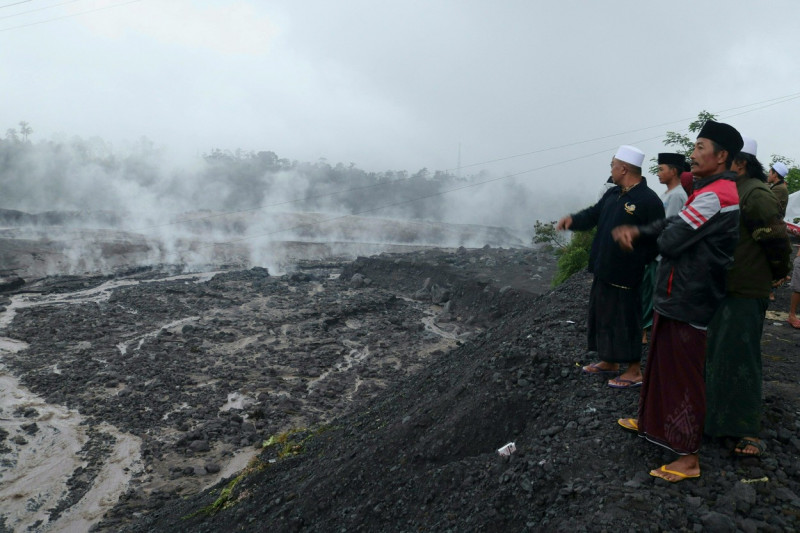 semeru vulcan profimedia