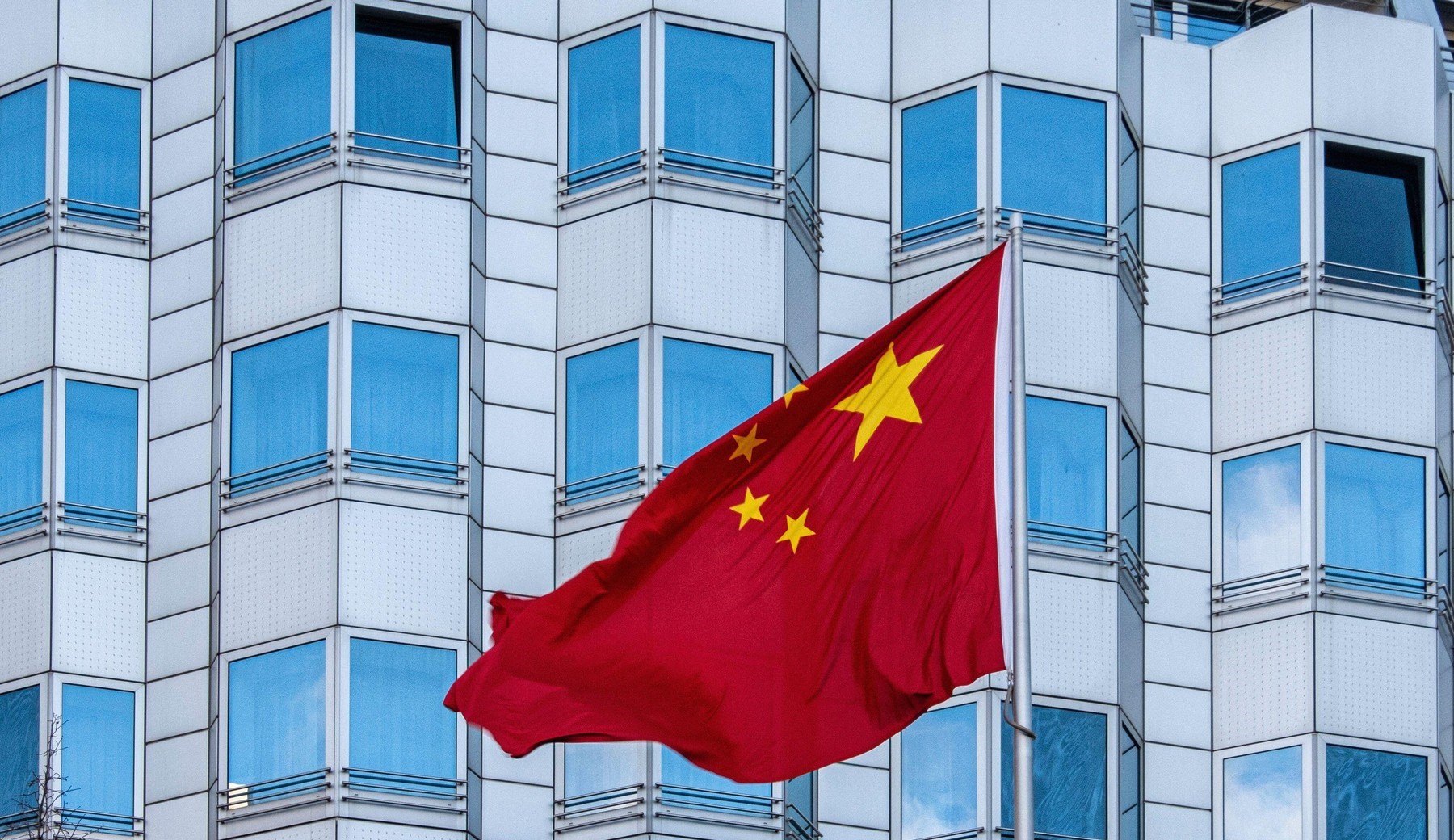 CNN: China își hărțuiește și repatriază cetățenii din afara țării folosind 100 de secții de poliție în toată lumea, inclusiv în România