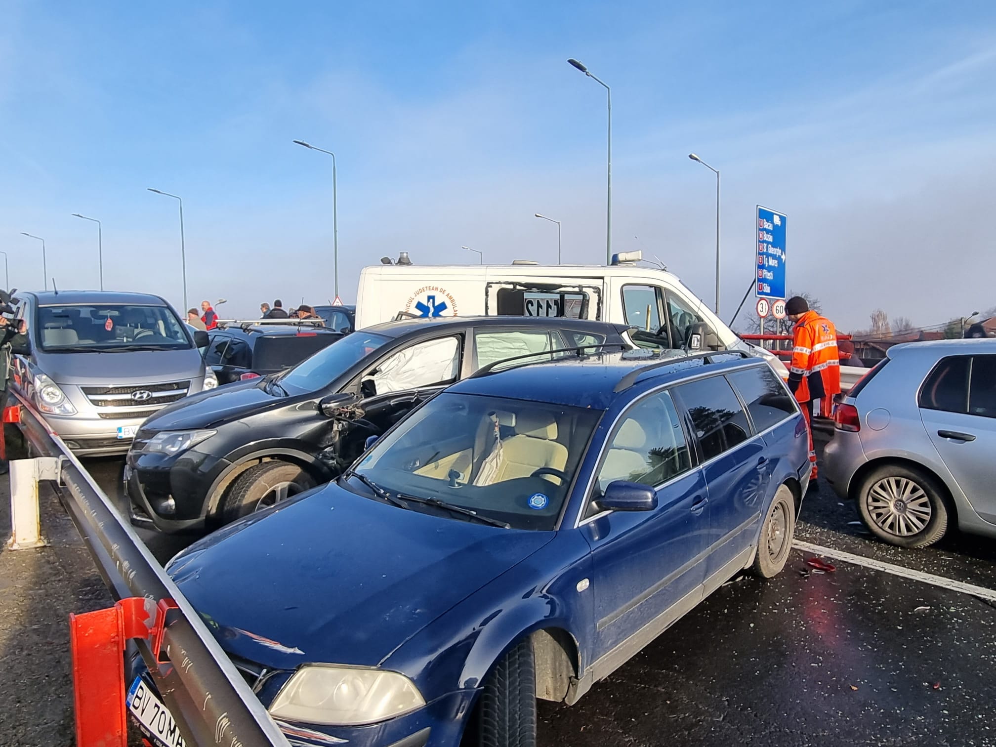 Primăria Brașov, amendată de polițiști cu 3.045 de lei pentru carambolul cu 17 autoturisme