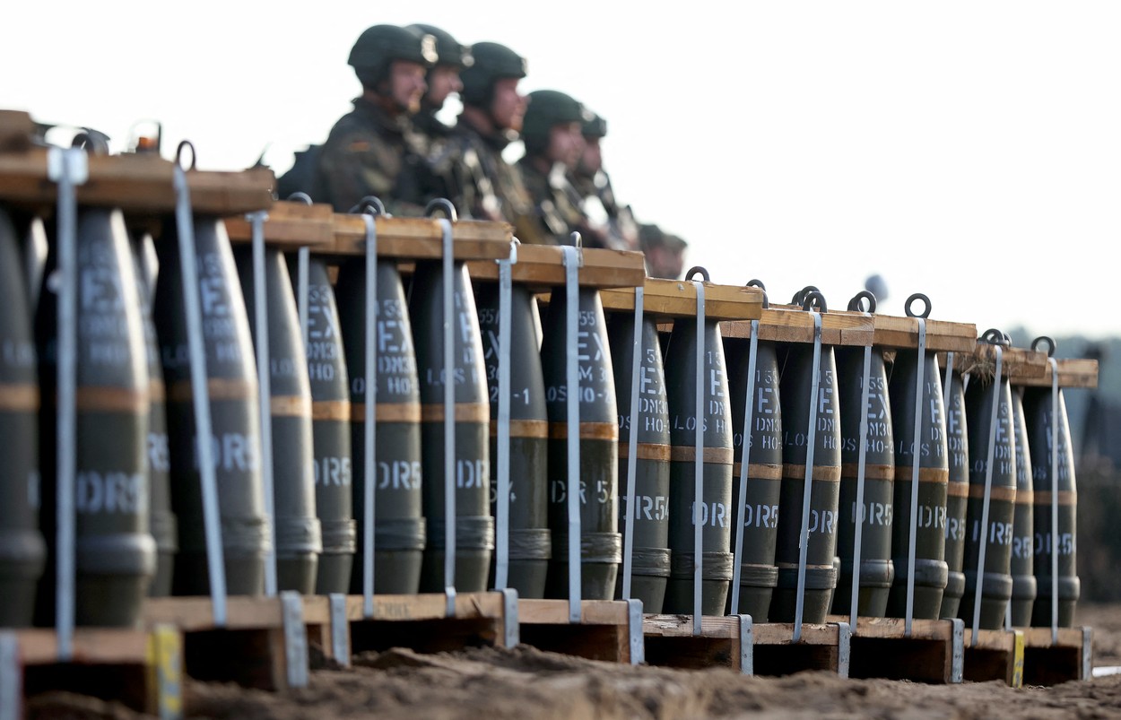 NATO își planifică stocuri mai mari de muniții în urma războiului început de Rusia în Ucraina