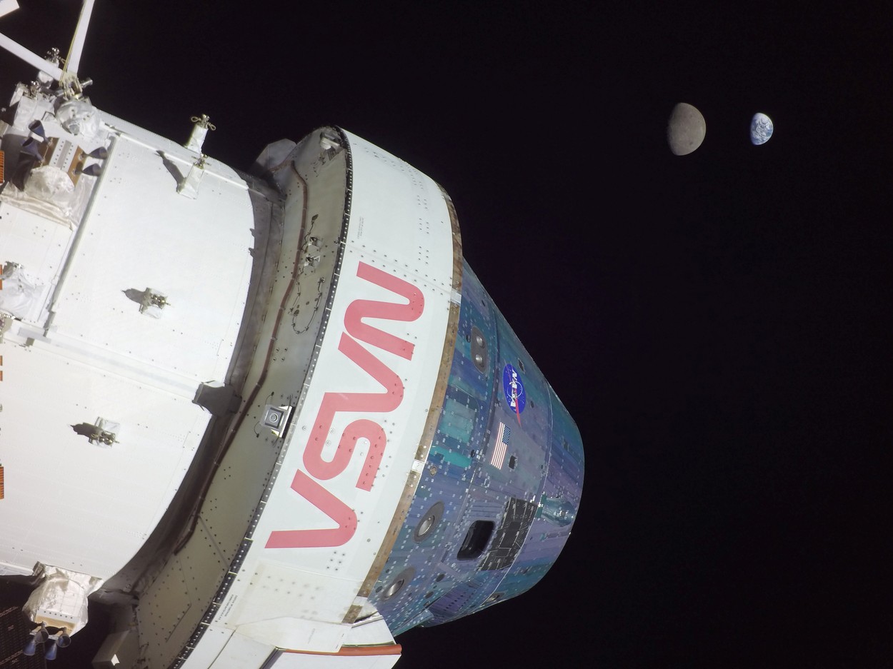 Capsula Orion şi-a început călătoria de întoarcere spre Terra