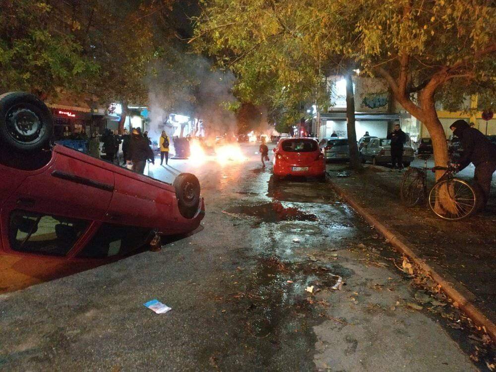 Proteste violente în Grecia după ce un băiat de etnie romă a fost împuşcat în cap de un poliţist