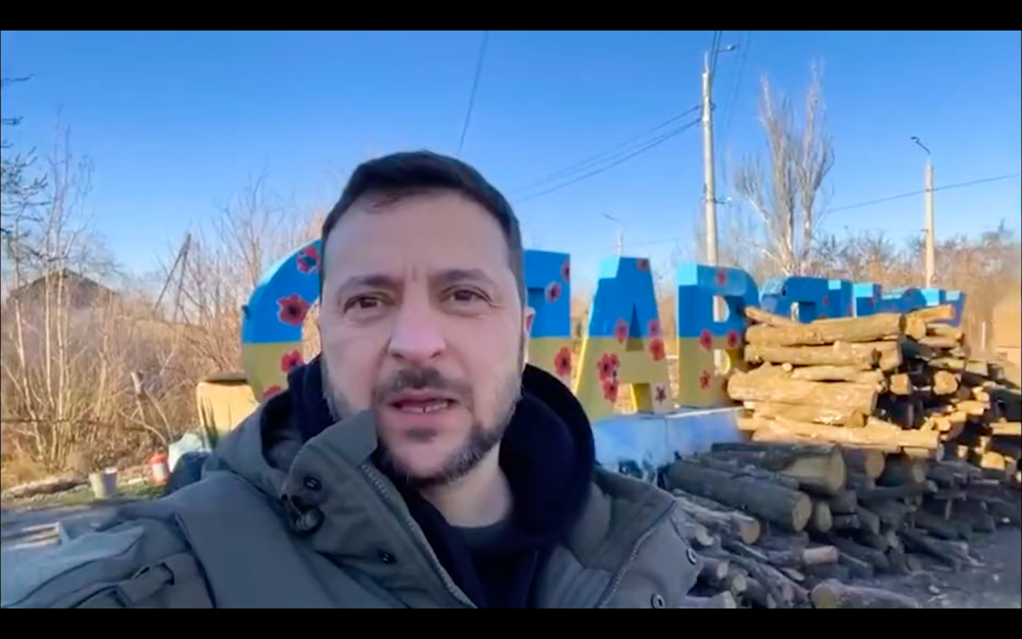 Zelenski a vizitat Donbasul, în apropiere de linia frontului. Șoigu acuză Ucraina de „terorism nuclear” la centrala de la Zaporojie