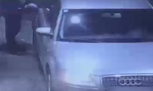 Un bărbat din Cluj fură plăcuțe de înmatriculare. Păgubiții au aflat motivul pentru care le montează pe mașina lui