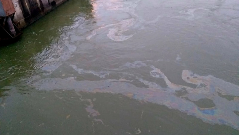 Poluare cu petrol pe Dunăre